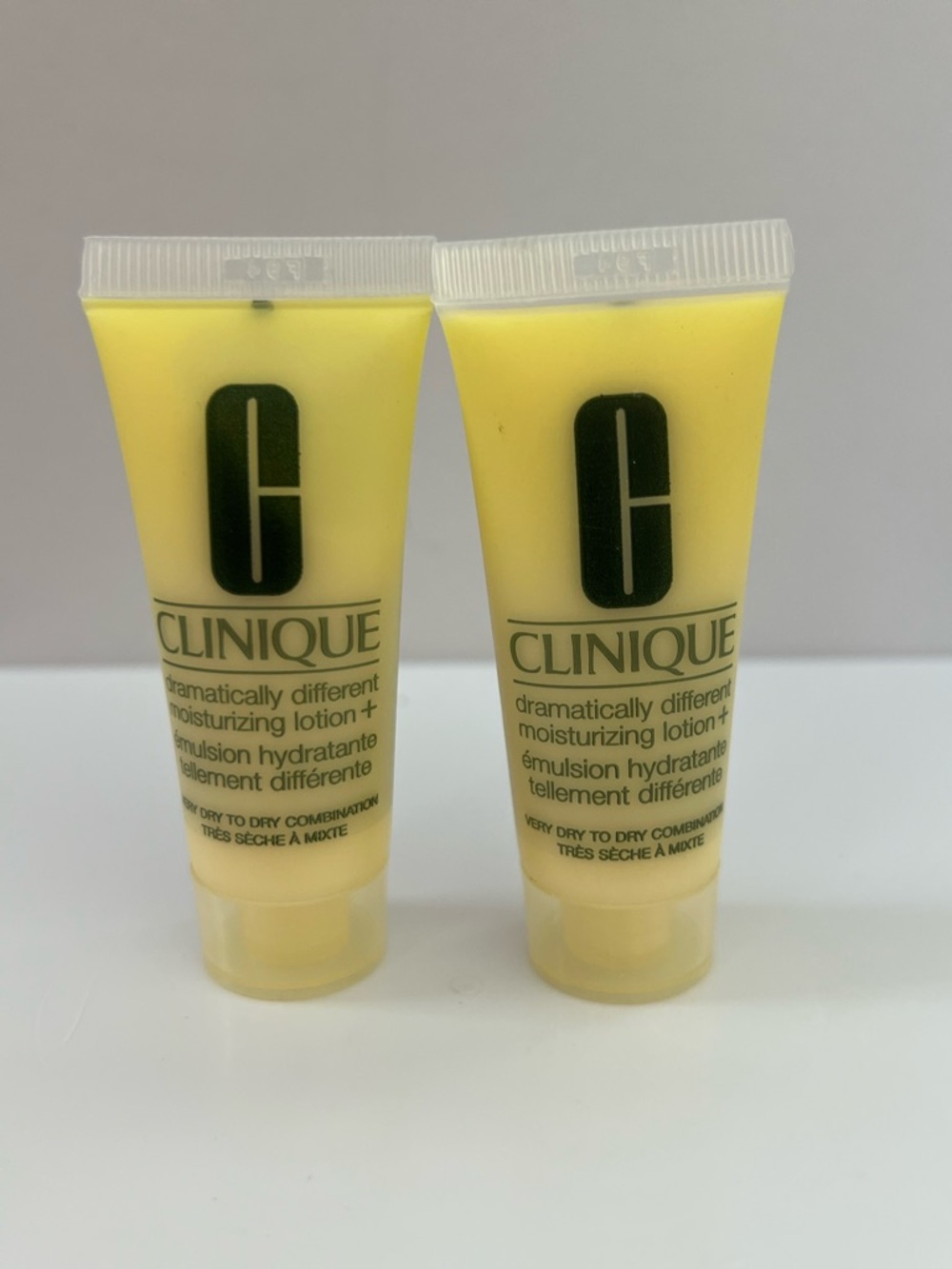 2x Clinique Dramatically Different Moisturizing Lotion 15 ml/.5 fl oz each NWOB
